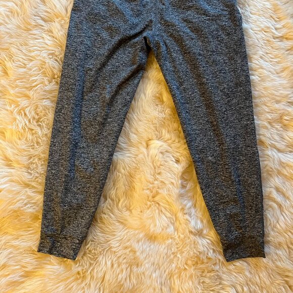Vuori Performance Jogger Size Small - Picture 3 of 3